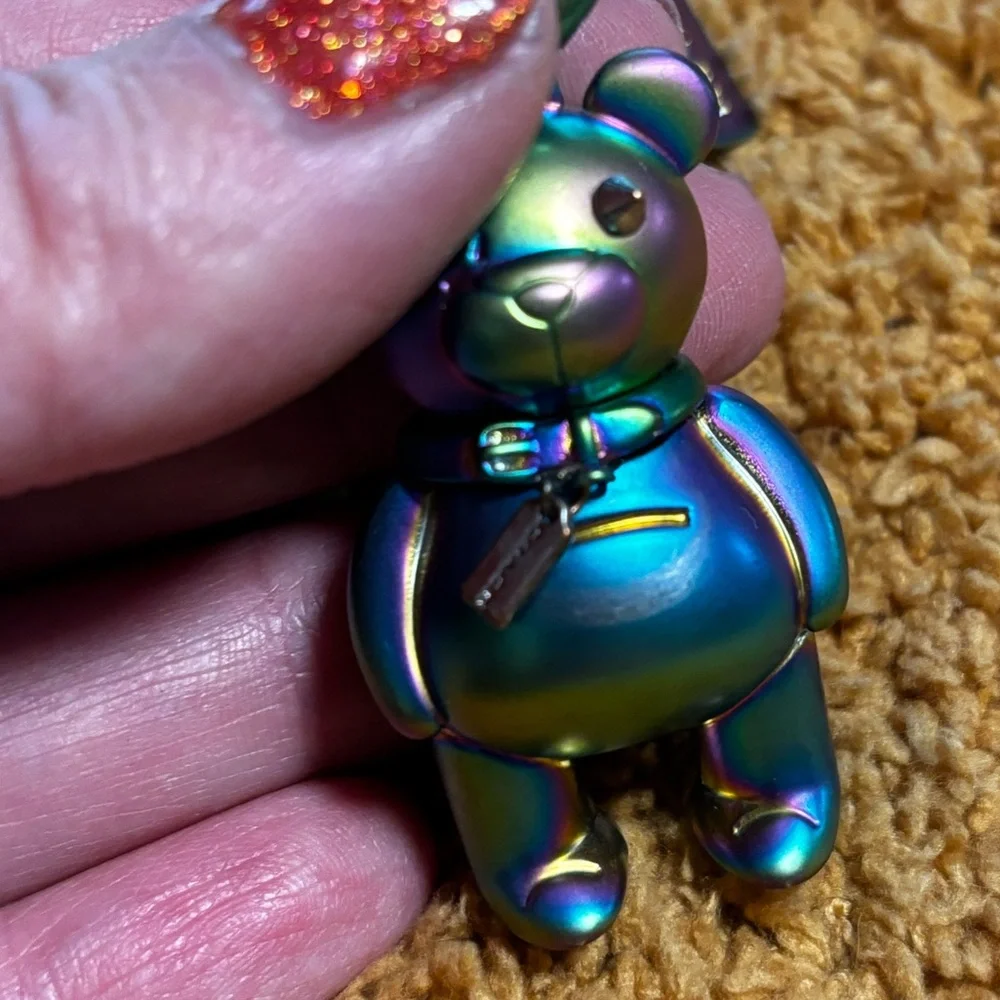 Coach oil hologram bear key ring keychain - Picture 3 of 3